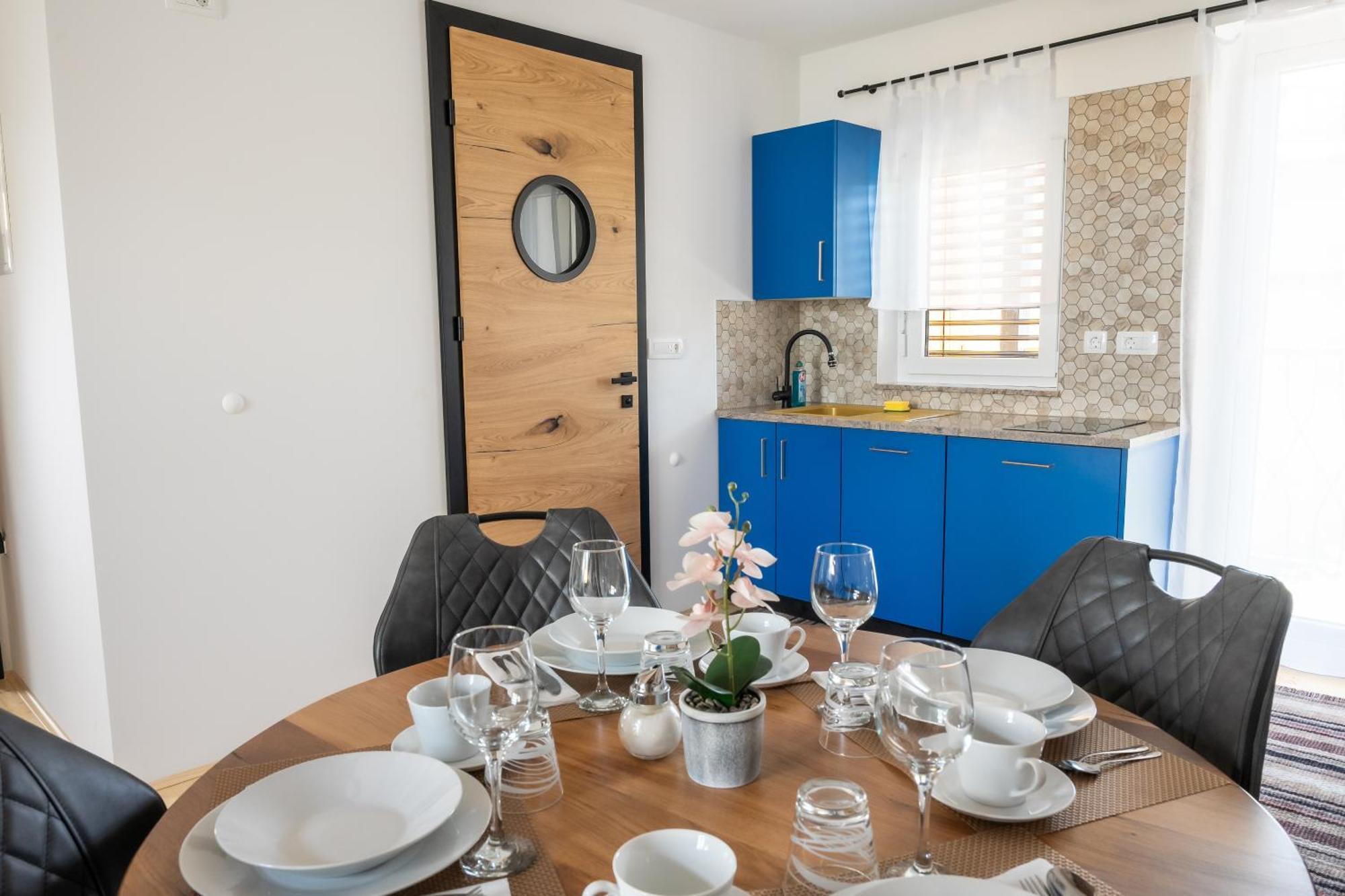 Island Apartments Изола Экстерьер фото